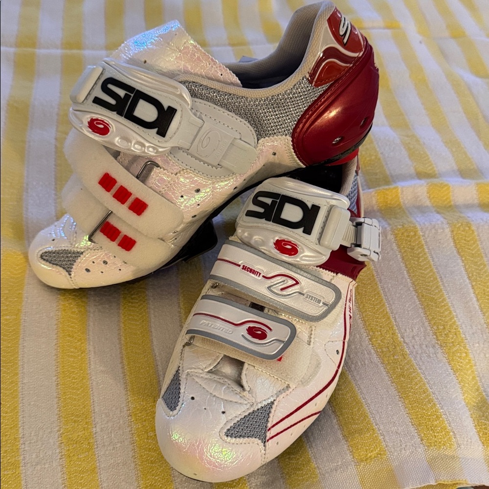Sidi Genius 5.5 Luxury Carbon Composite Womens road cycling shoes.